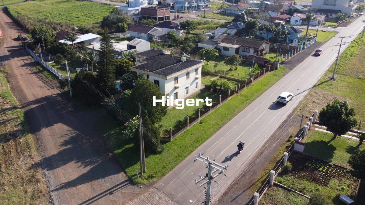 Casa em Terreno Comercial na RS 130