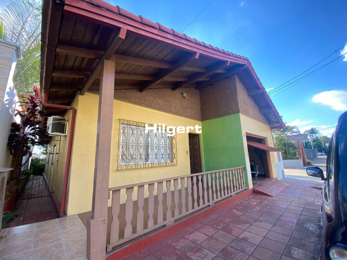 Casa em terreno comercial, no Centro de Arroio do Meio