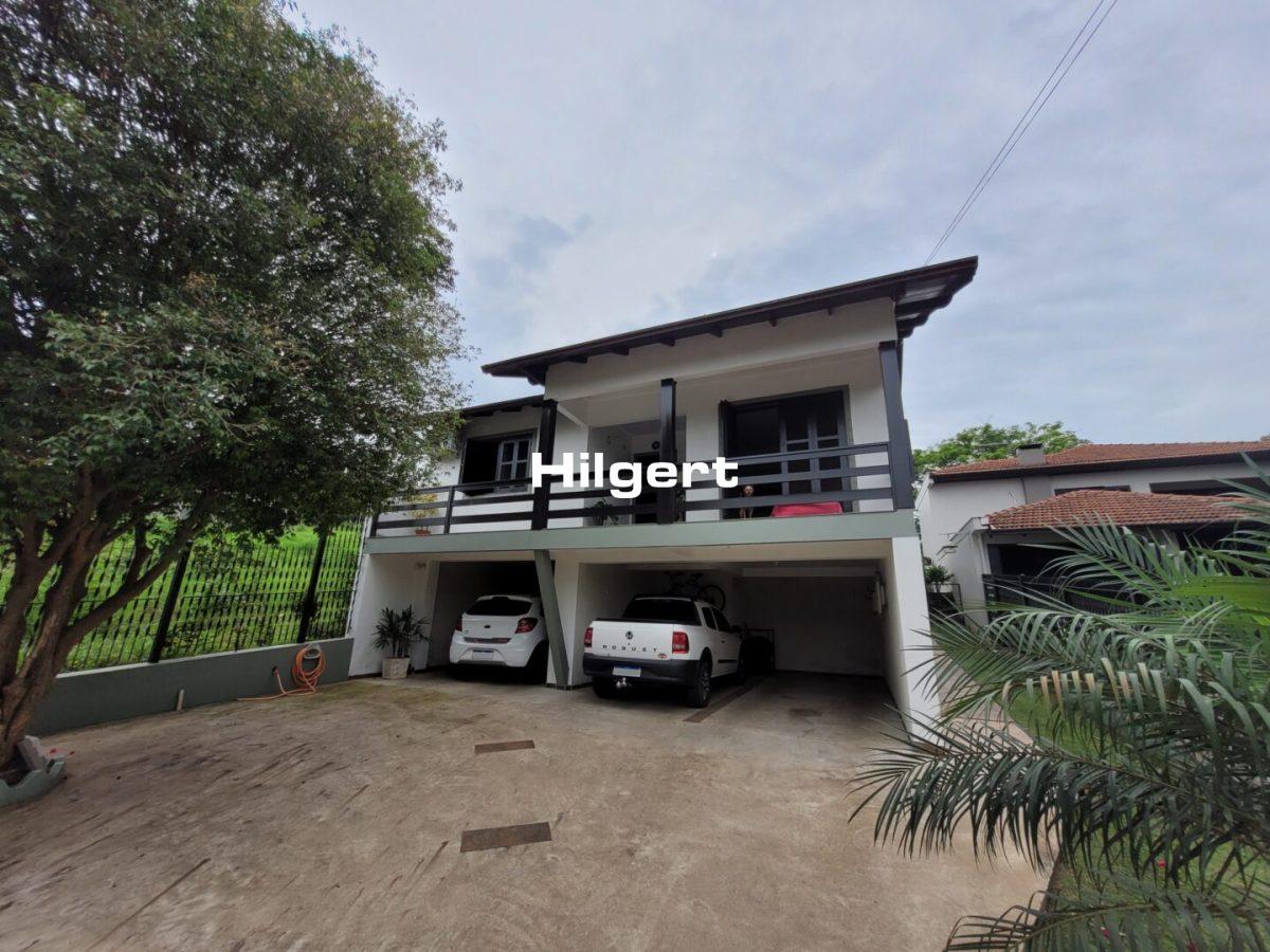 Casa com quiosque, no Bairro Barra do Forqueta