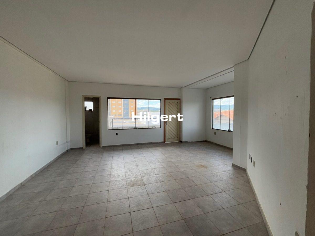 Sala comercial no Ed. São Luis, no Centro de Arroio do Meio