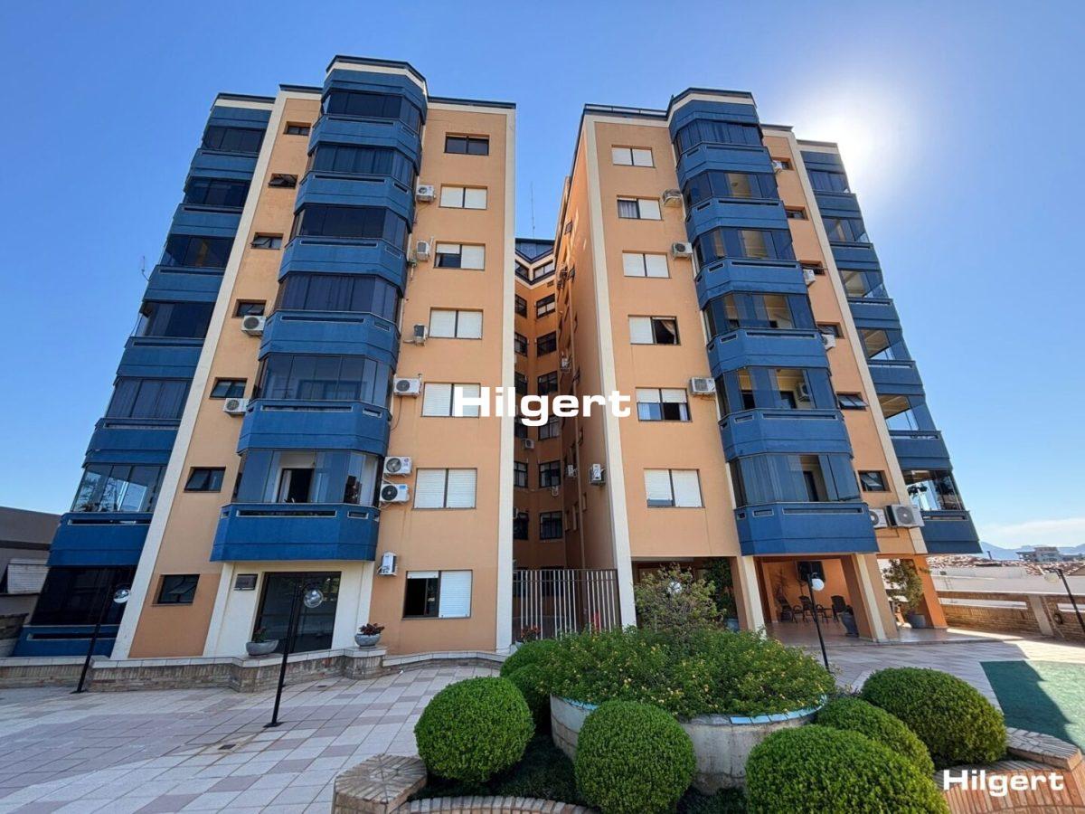 Apartamento com 02 dormitórios no Ed. Dona Adelina – Centro