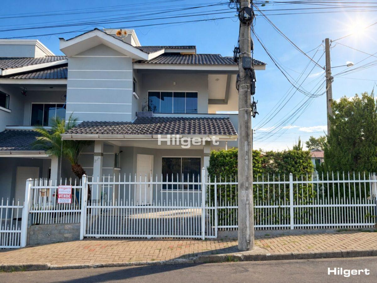 Sobrado semimobiliado com 02 suítes – Bairro Bela Vista