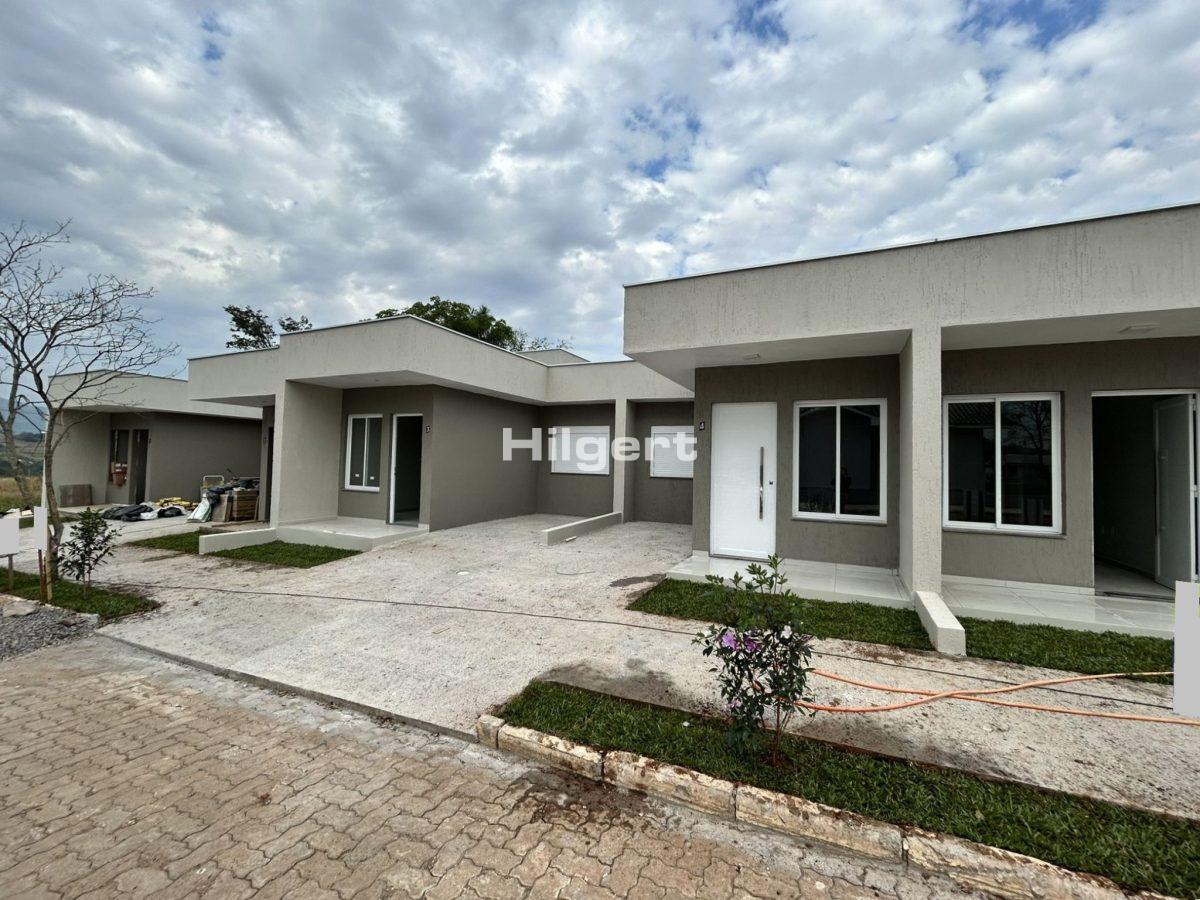 Casas novas com 02 dormitórios – Bairro Medianeira