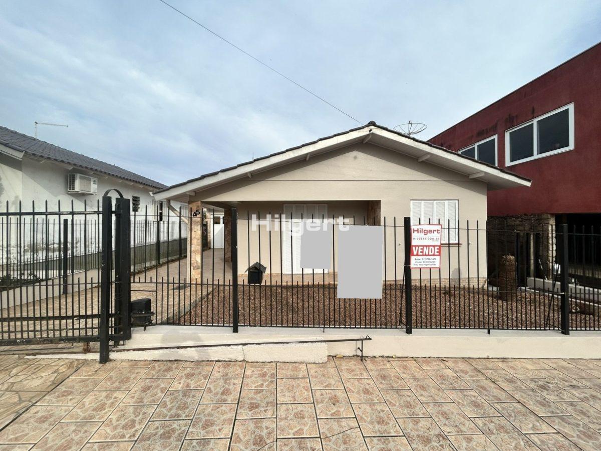 Casa com 03 dormitórios no Bairro Aimoré